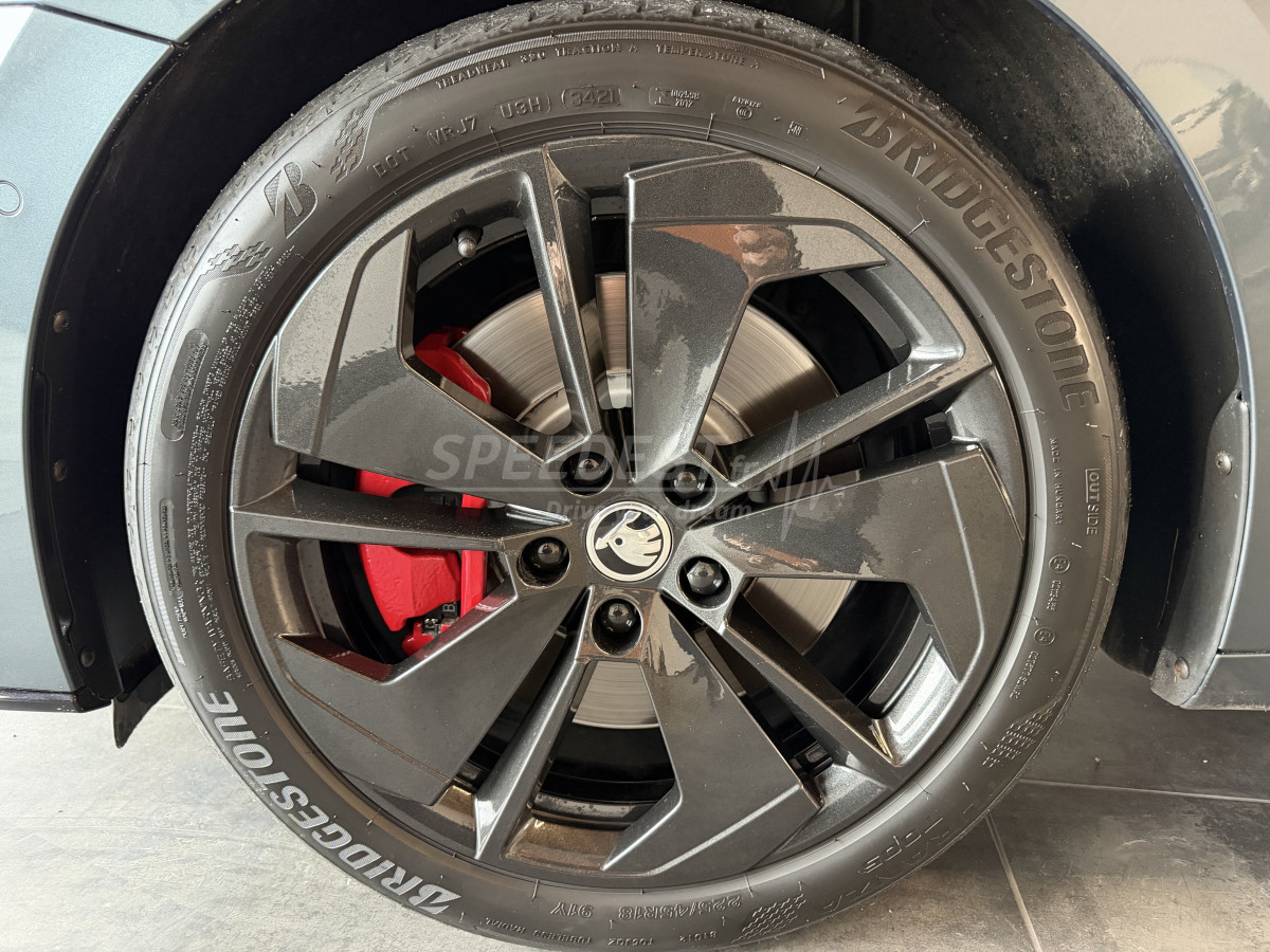 SKODA OCTAVIA RS -1ère MAIN-