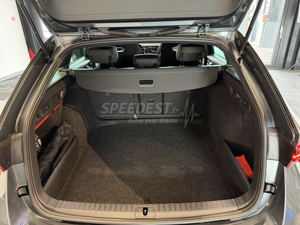 SKODA OCTAVIA RS -1ère MAIN-