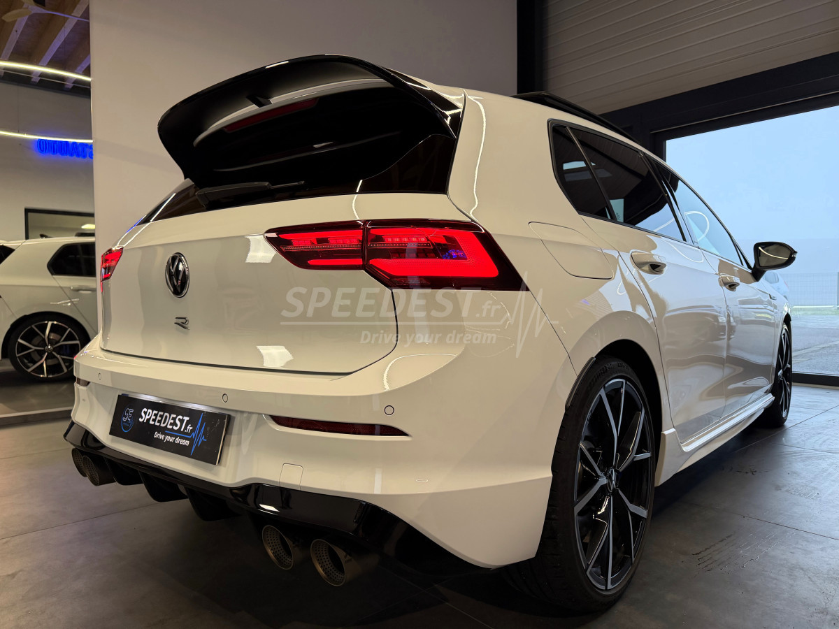 GOLF 8 R -AKRAPOVIC-