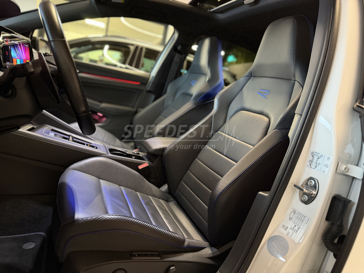 GOLF 8 R -AKRAPOVIC-