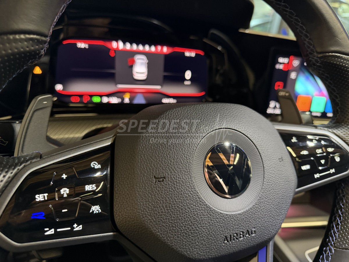 GOLF 8 R -AKRAPOVIC-