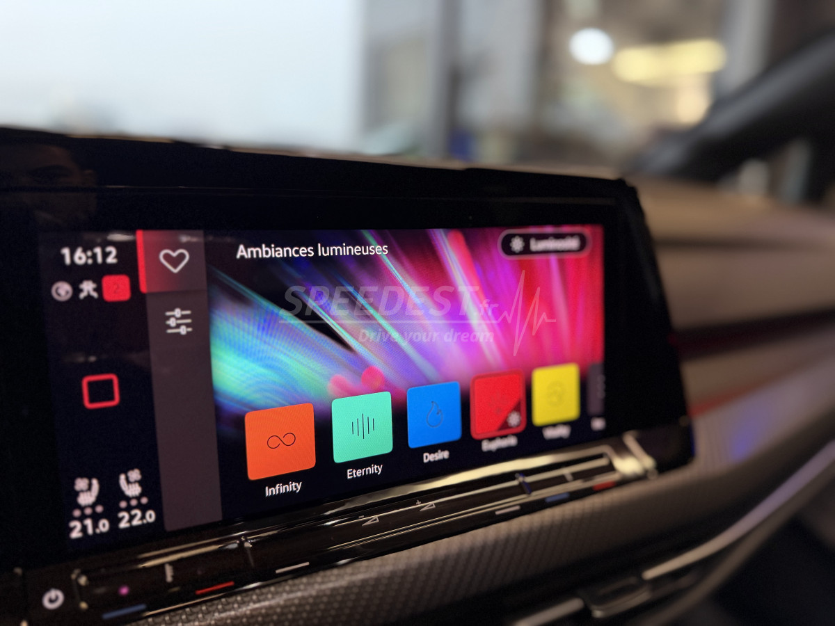 GOLF 8 R -AKRAPOVIC-