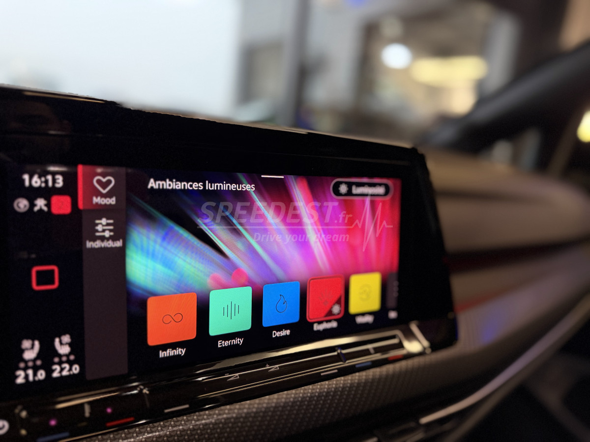 GOLF 8 R -AKRAPOVIC-