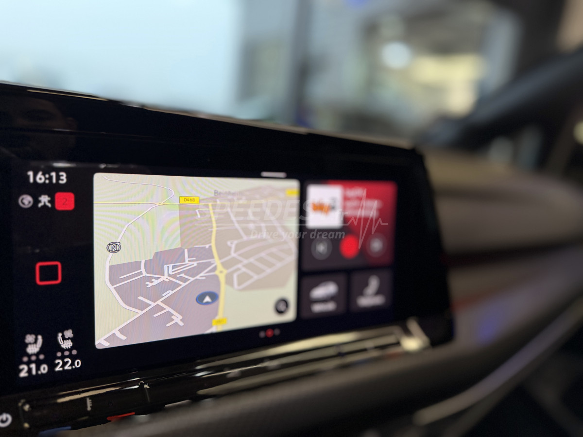 GOLF 8 R -AKRAPOVIC-