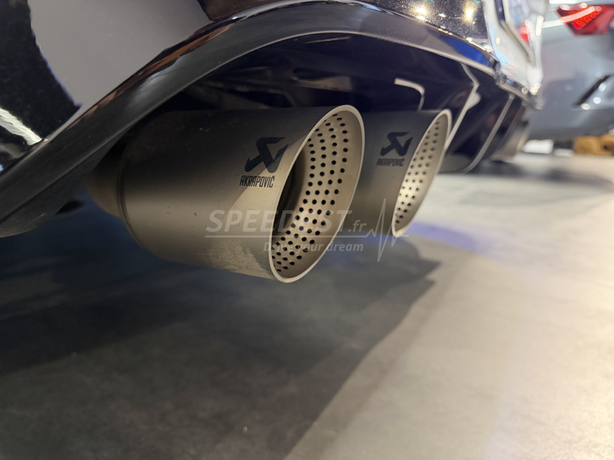 GOLF 8 R -AKRAPOVIC-