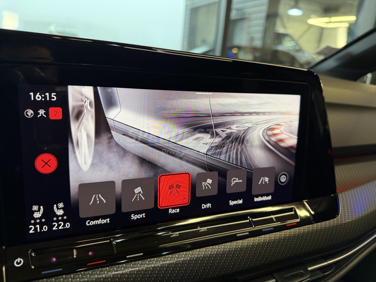 GOLF 8 R -AKRAPOVIC-