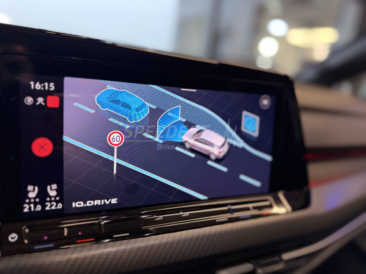 GOLF 8 R -AKRAPOVIC-