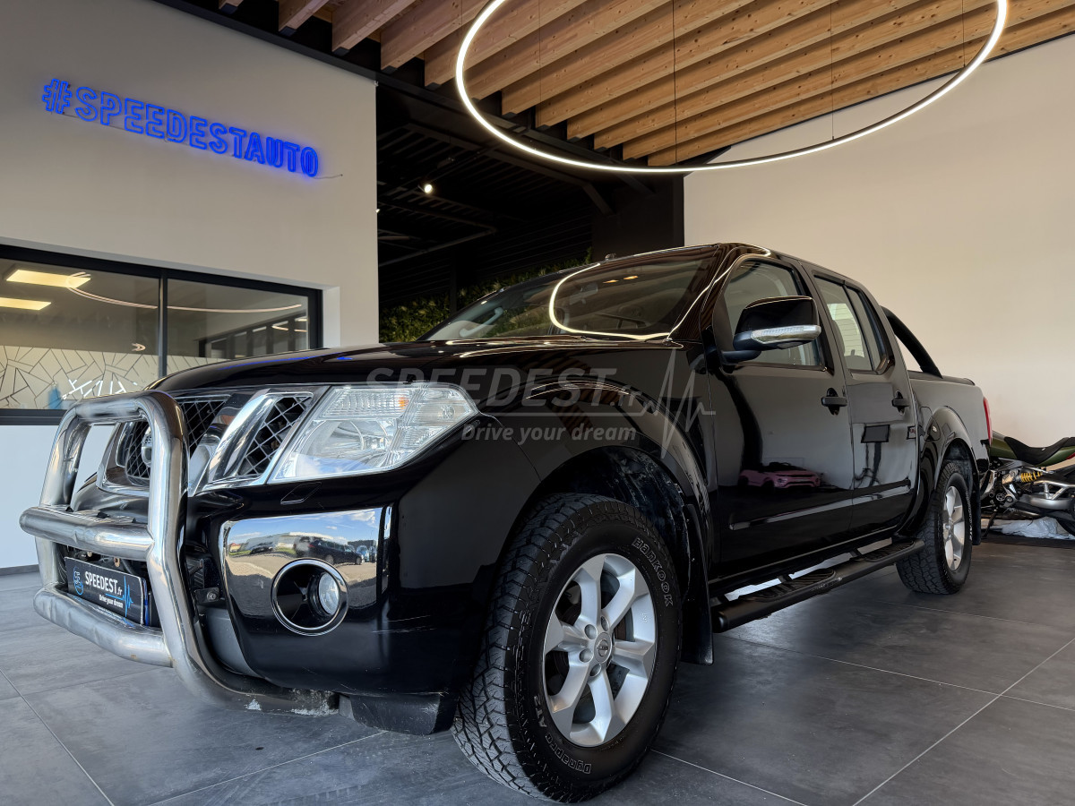 NISSAN NAVARA DOUBLE CABINE -COFFRE-