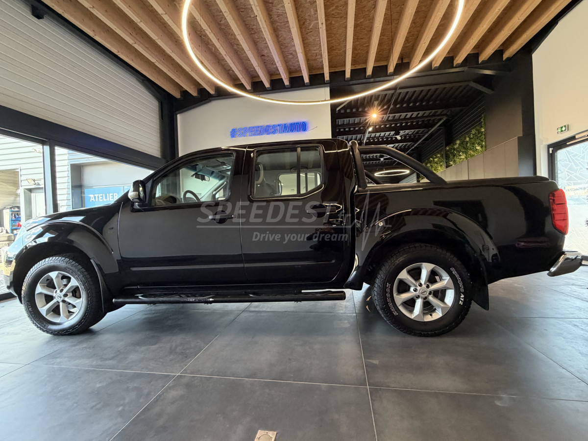 NISSAN NAVARA DOUBLE CABINE -COFFRE-