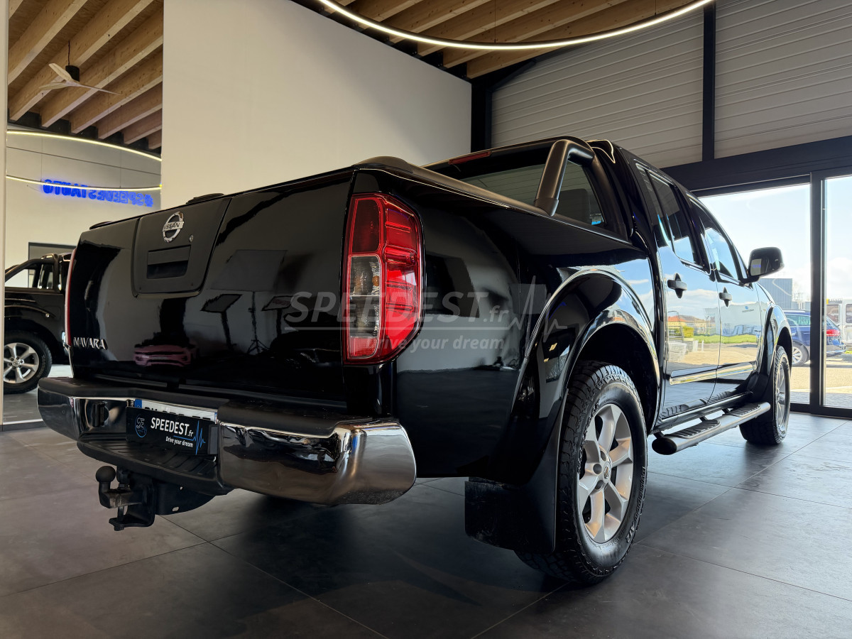 NISSAN NAVARA DOUBLE CABINE -COFFRE-