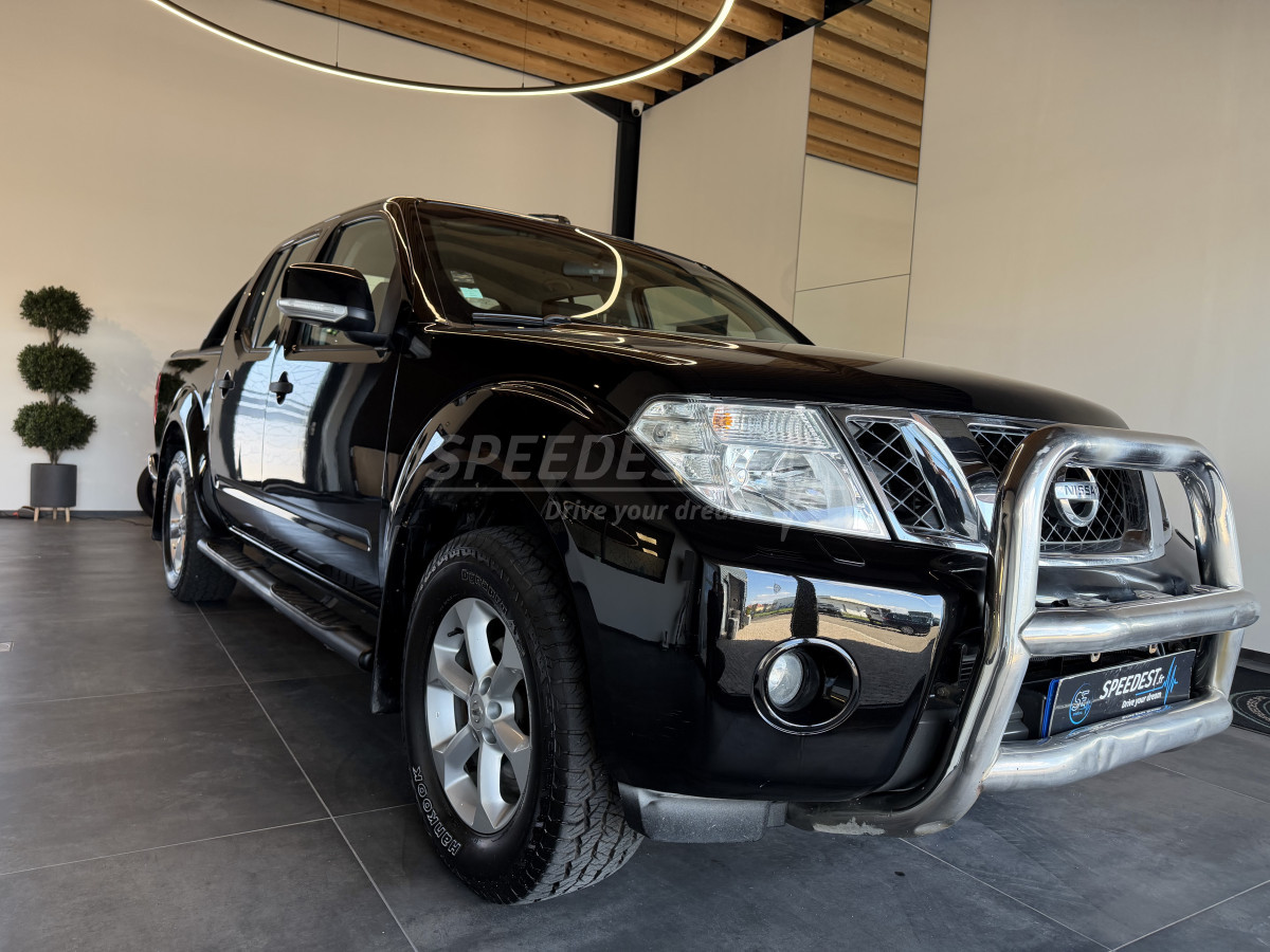 NISSAN NAVARA DOUBLE CABINE -COFFRE-