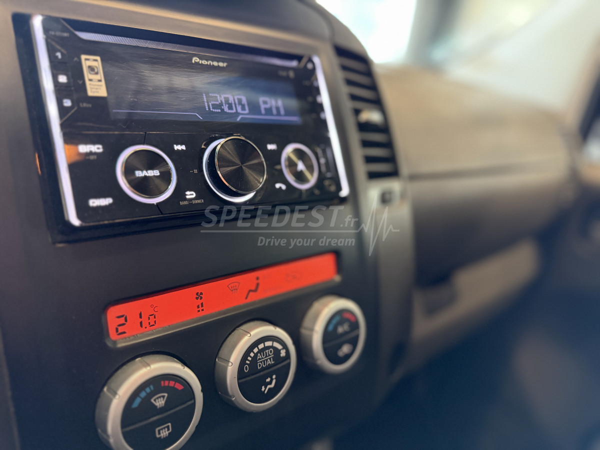 NISSAN NAVARA DOUBLE CABINE -COFFRE-