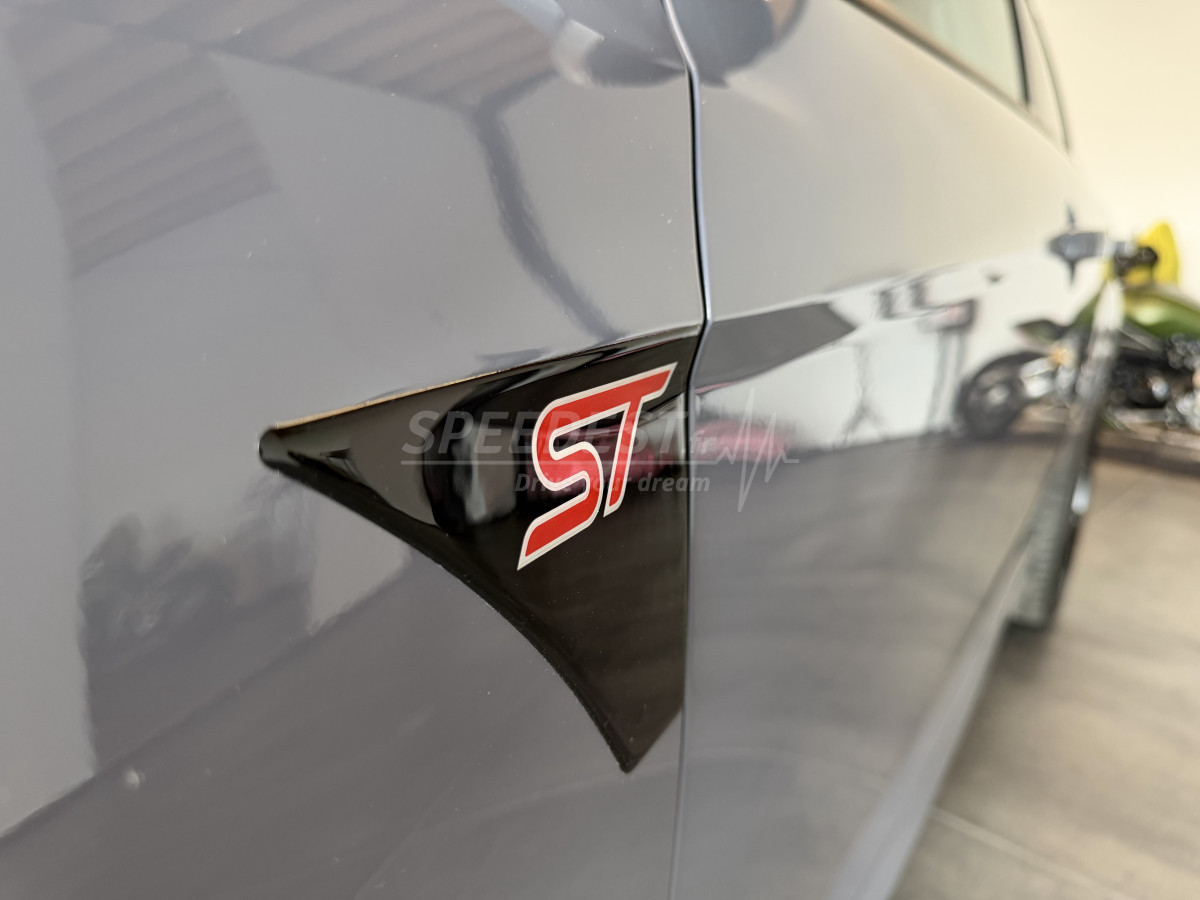 FOCUS ST -ETAT RARE/CAMERA-TOIT OUVRANT-