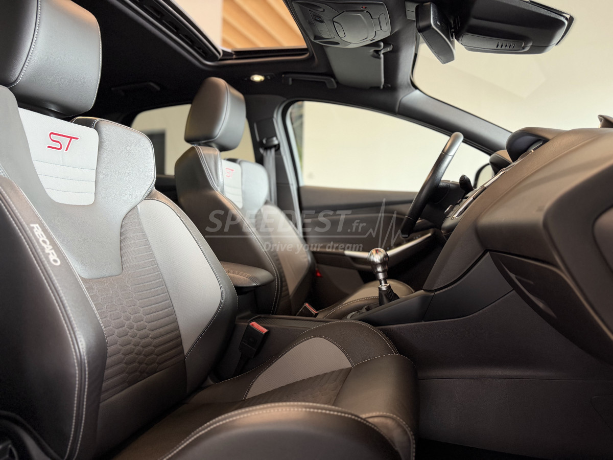 FOCUS ST -ETAT RARE/CAMERA-TOIT OUVRANT-