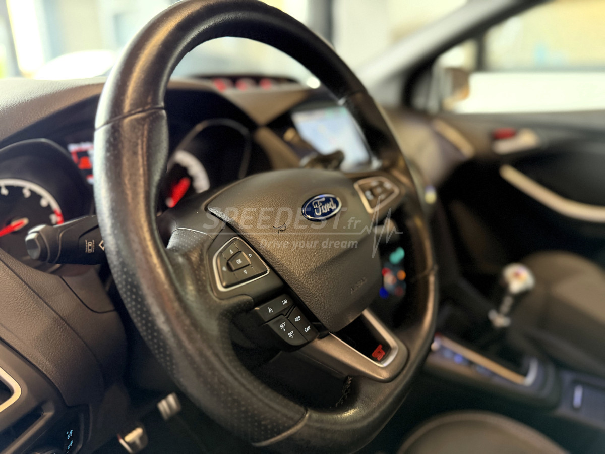 FOCUS ST -ETAT RARE/CAMERA-TOIT OUVRANT-