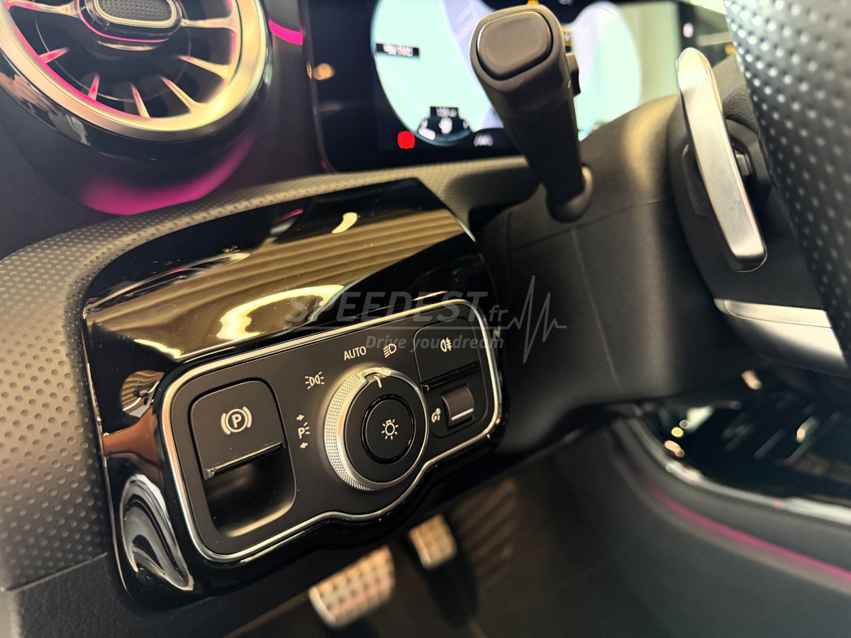 CLA 200 SHOOTING BREAK -TOIT OUVRANT/AMBIANCE-