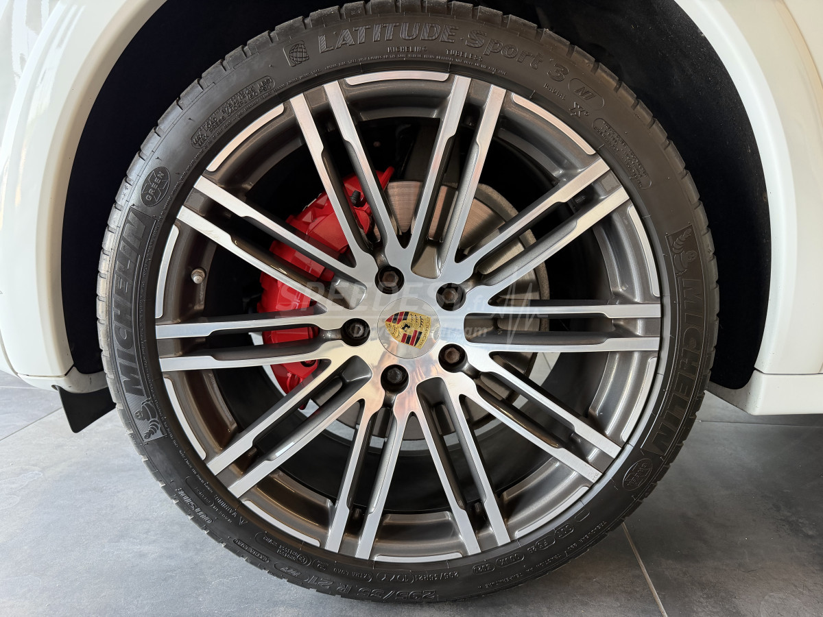 PORSCHE CAYENNE GTS /SUREEQUIPE-FBL KILOMETRAGE/