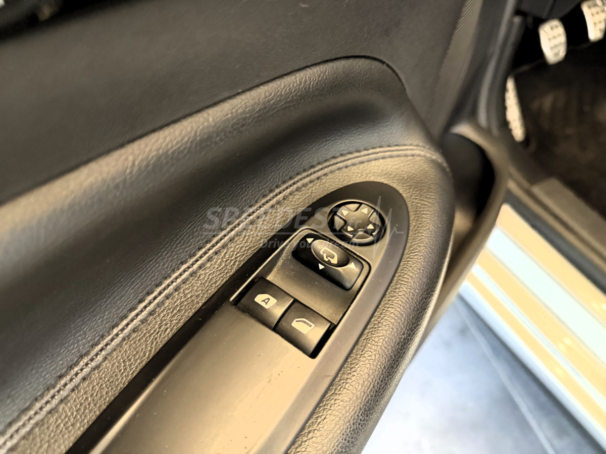 DS3 CABRIOLET -HIFI/BITON-