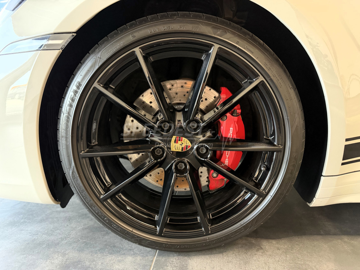 PORSCHE 992 S -PORSCHE APPROVED-
