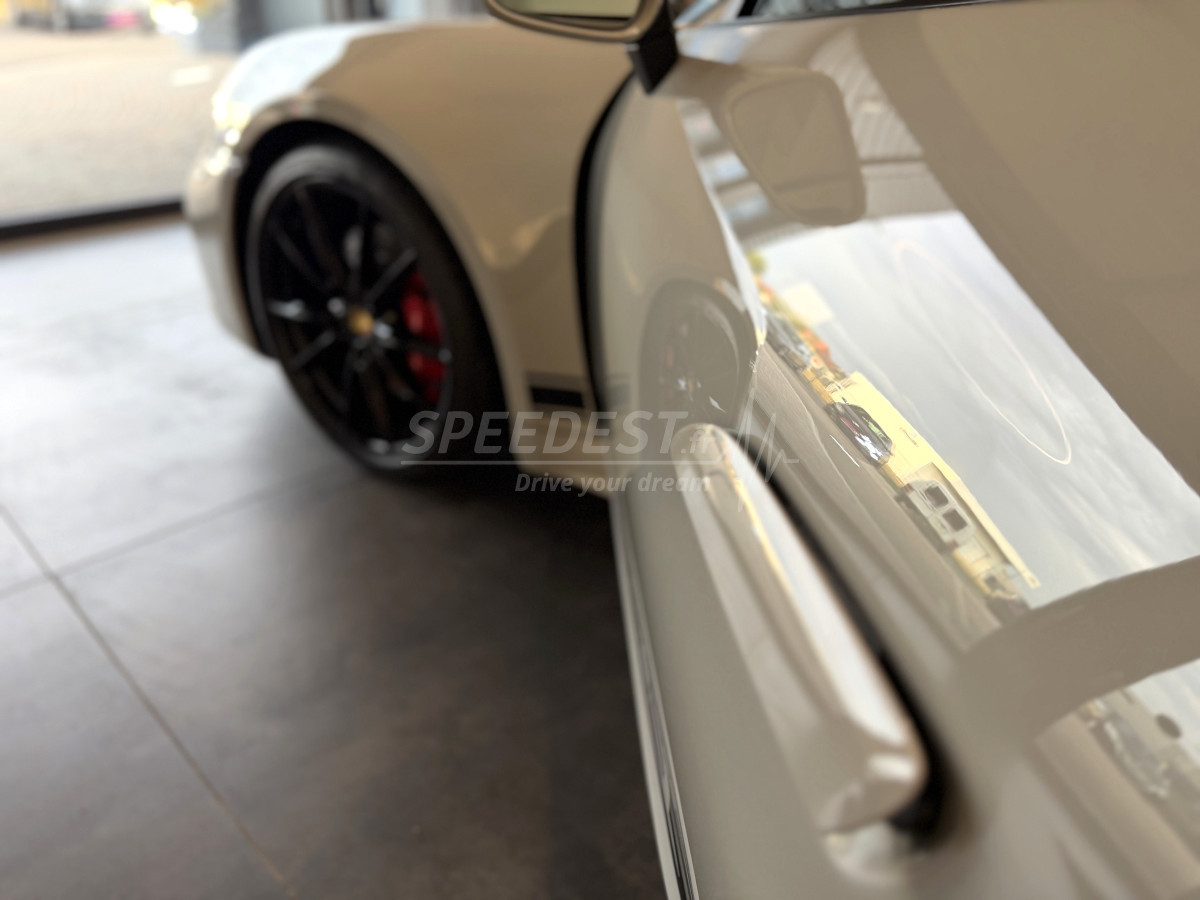 PORSCHE 992 S -PORSCHE APPROVED-