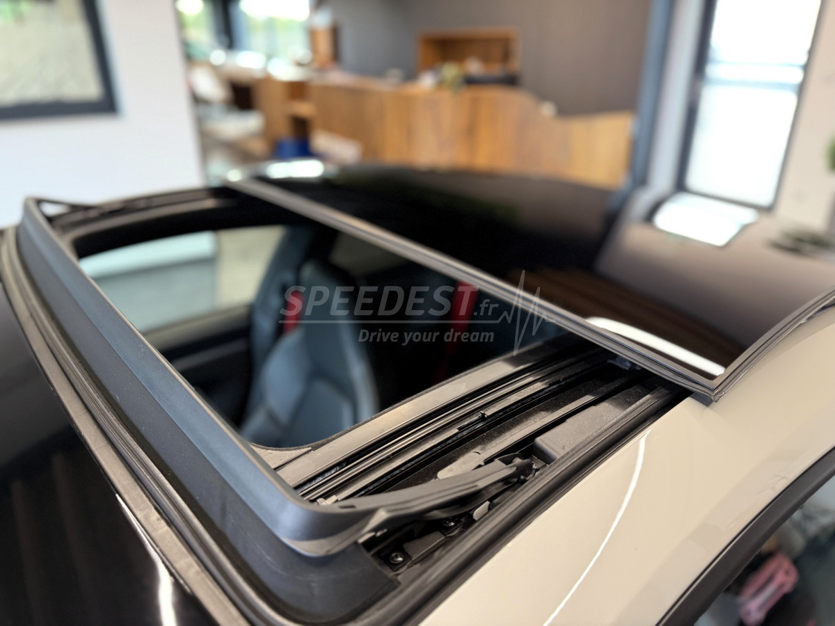 PORSCHE 992 S -PORSCHE APPROVED-