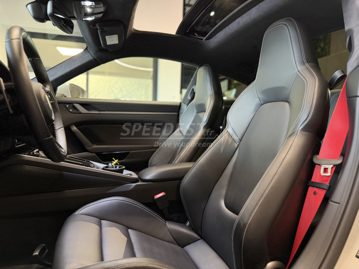 PORSCHE 992 S -PORSCHE APPROVED-