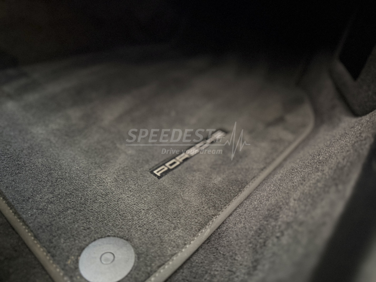 PORSCHE 992 S -PORSCHE APPROVED-