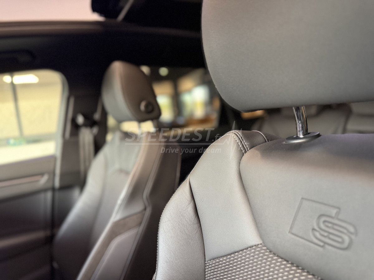 AUDI Q3 SLINE -ATTELAGE-
