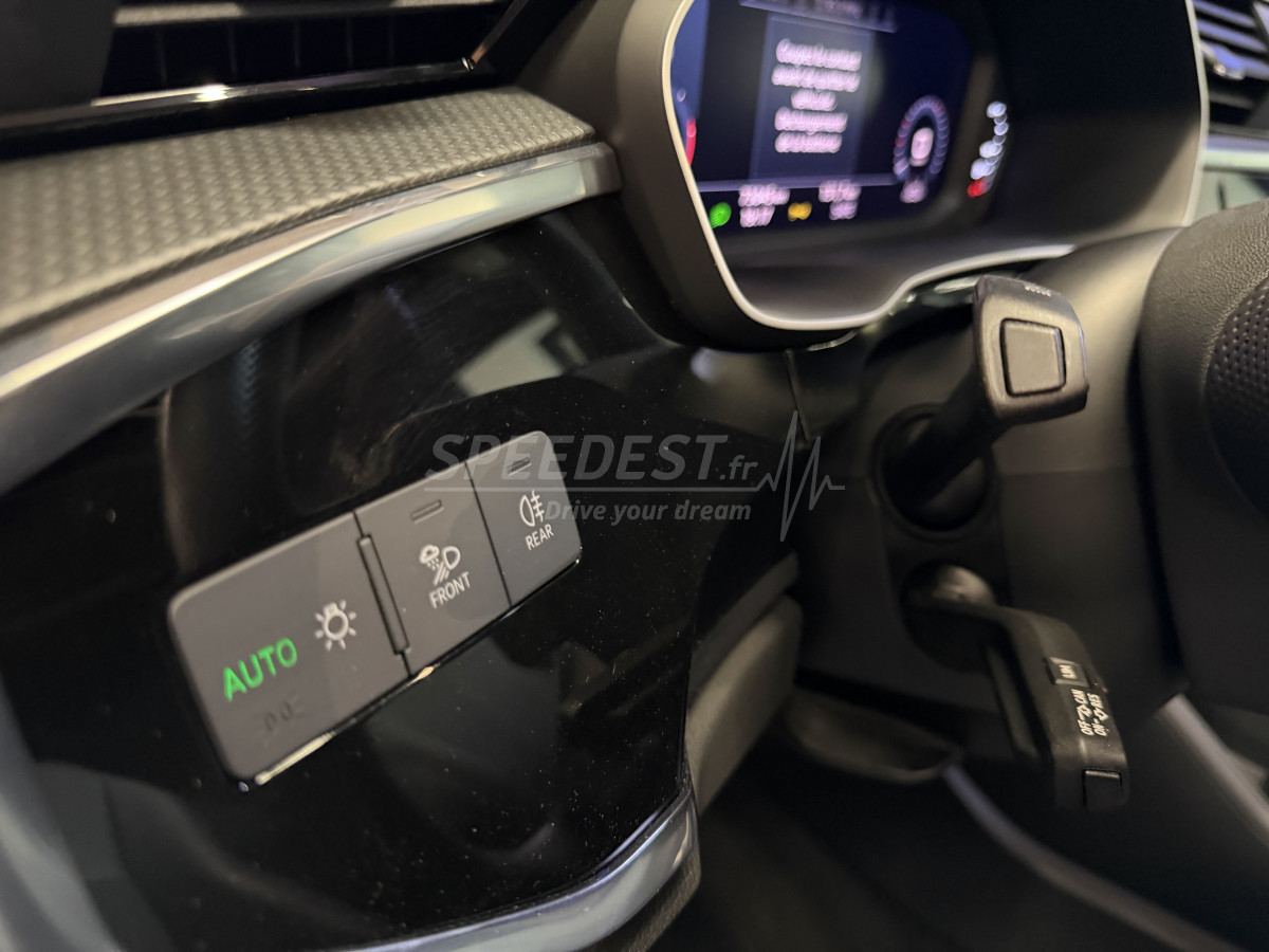 AUDI Q3 SLINE -ATTELAGE-