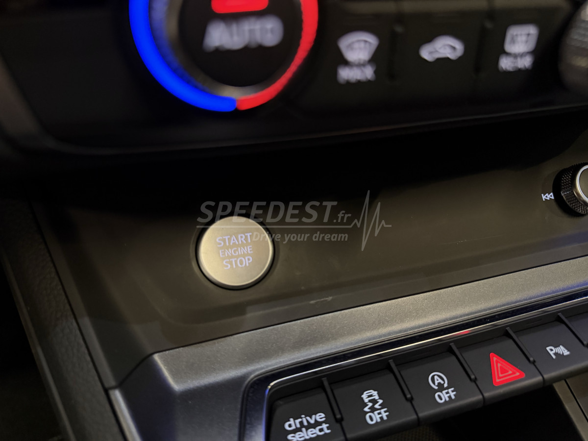 AUDI Q3 SLINE -ATTELAGE-