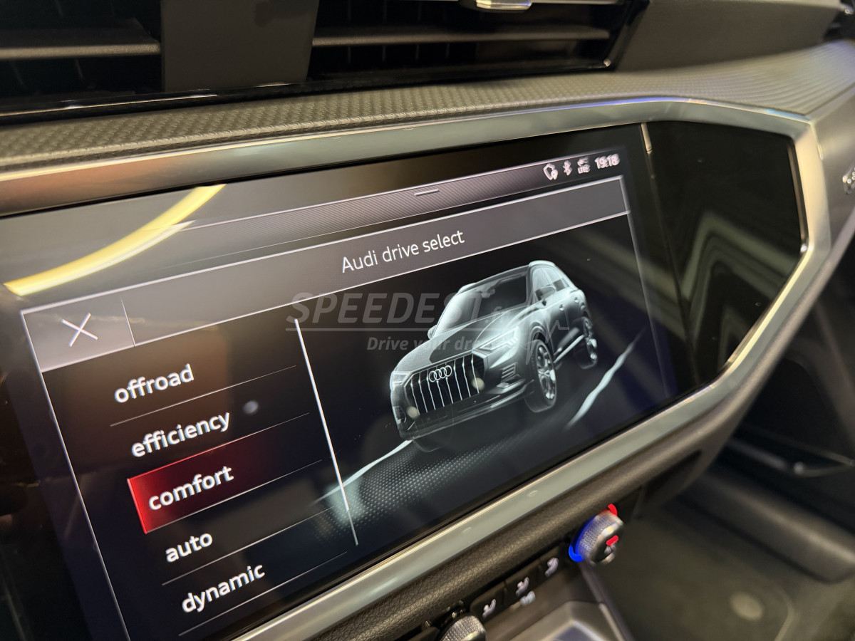 AUDI Q3 SLINE -ATTELAGE-