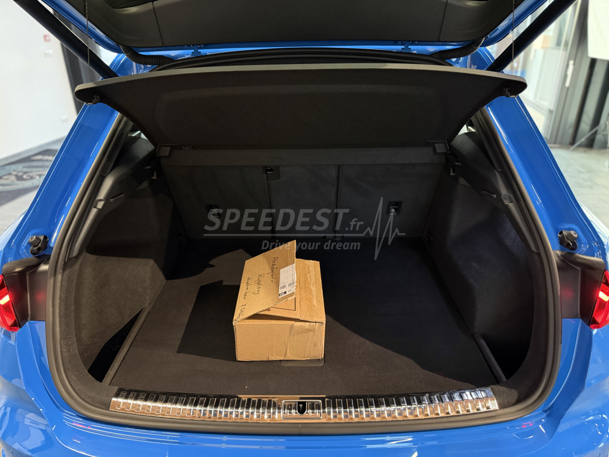 AUDI Q3 SLINE -ATTELAGE-