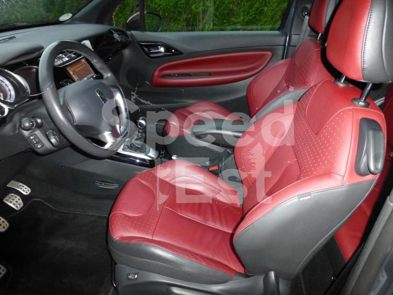Set 4 tapis VELOURS pour Citroën DS3 bords rouge - Équipement auto