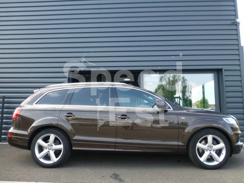 AUDI Q7 S-LINE