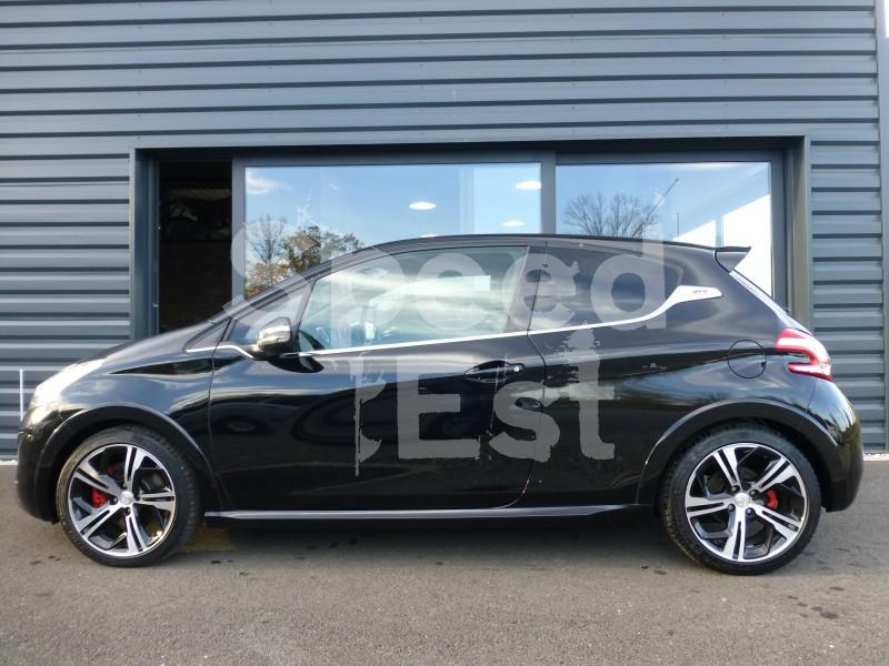 PEUGEOT 208 GTI