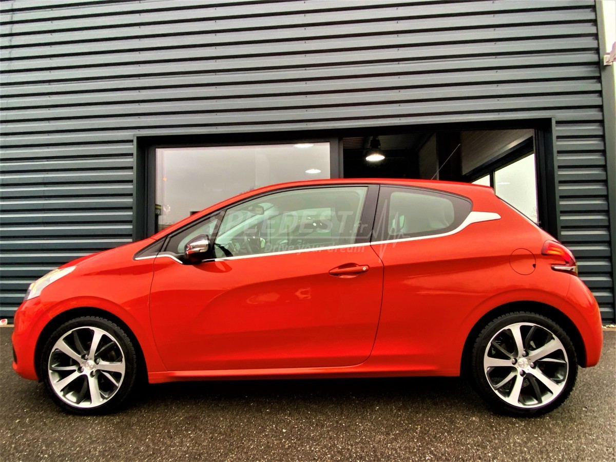 PEUGEOT 208 ALLURE-SUPERBE