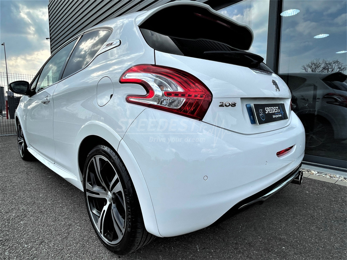 PEUGEOT 208 GTI