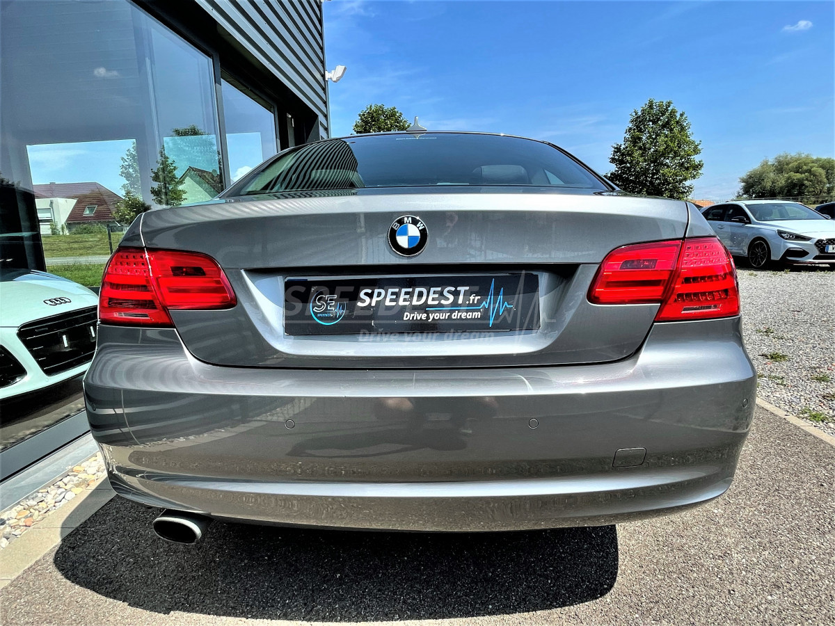 BMW 320i e92